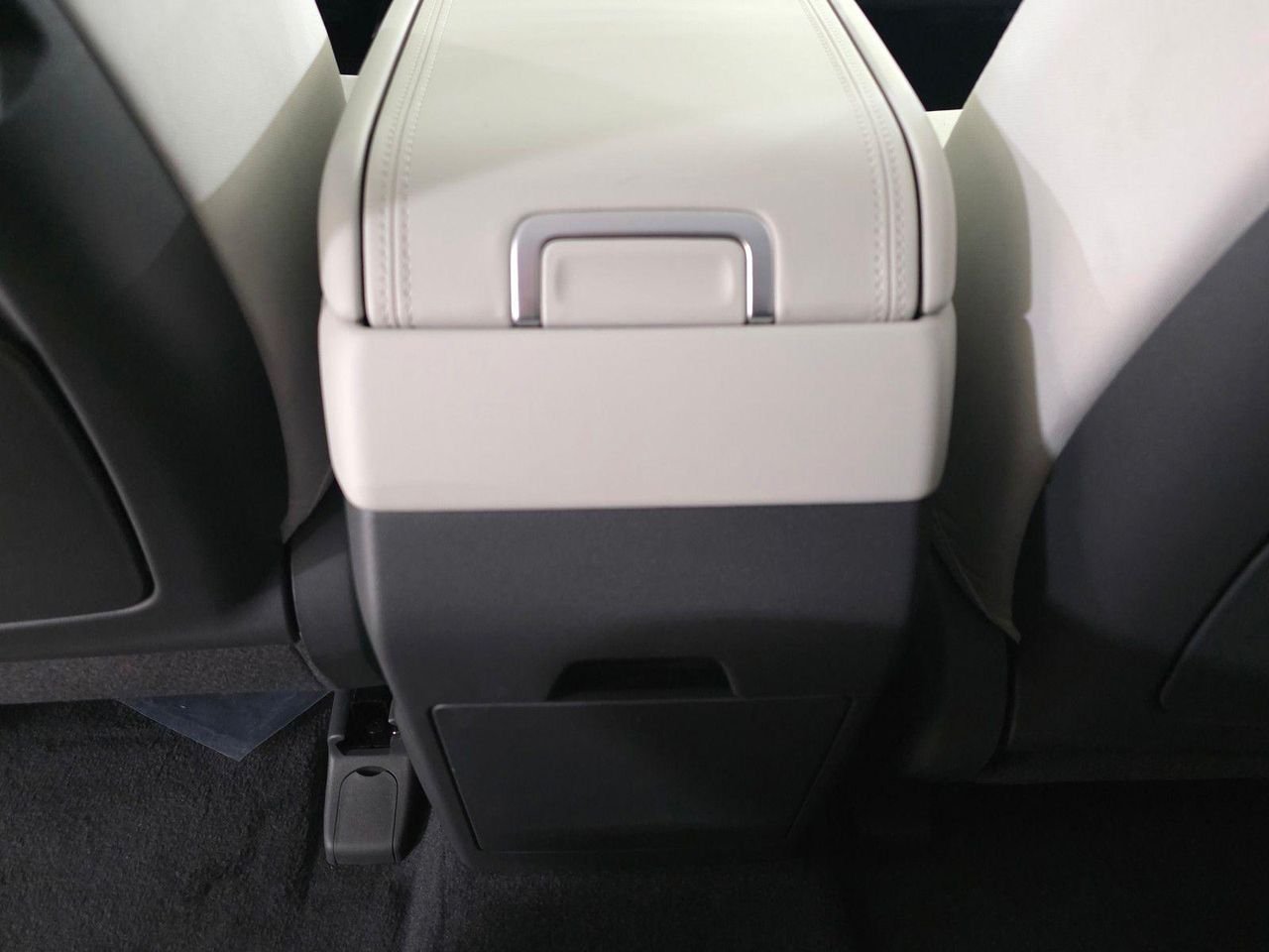New 2026 Serenity White Hyundai SE image 17