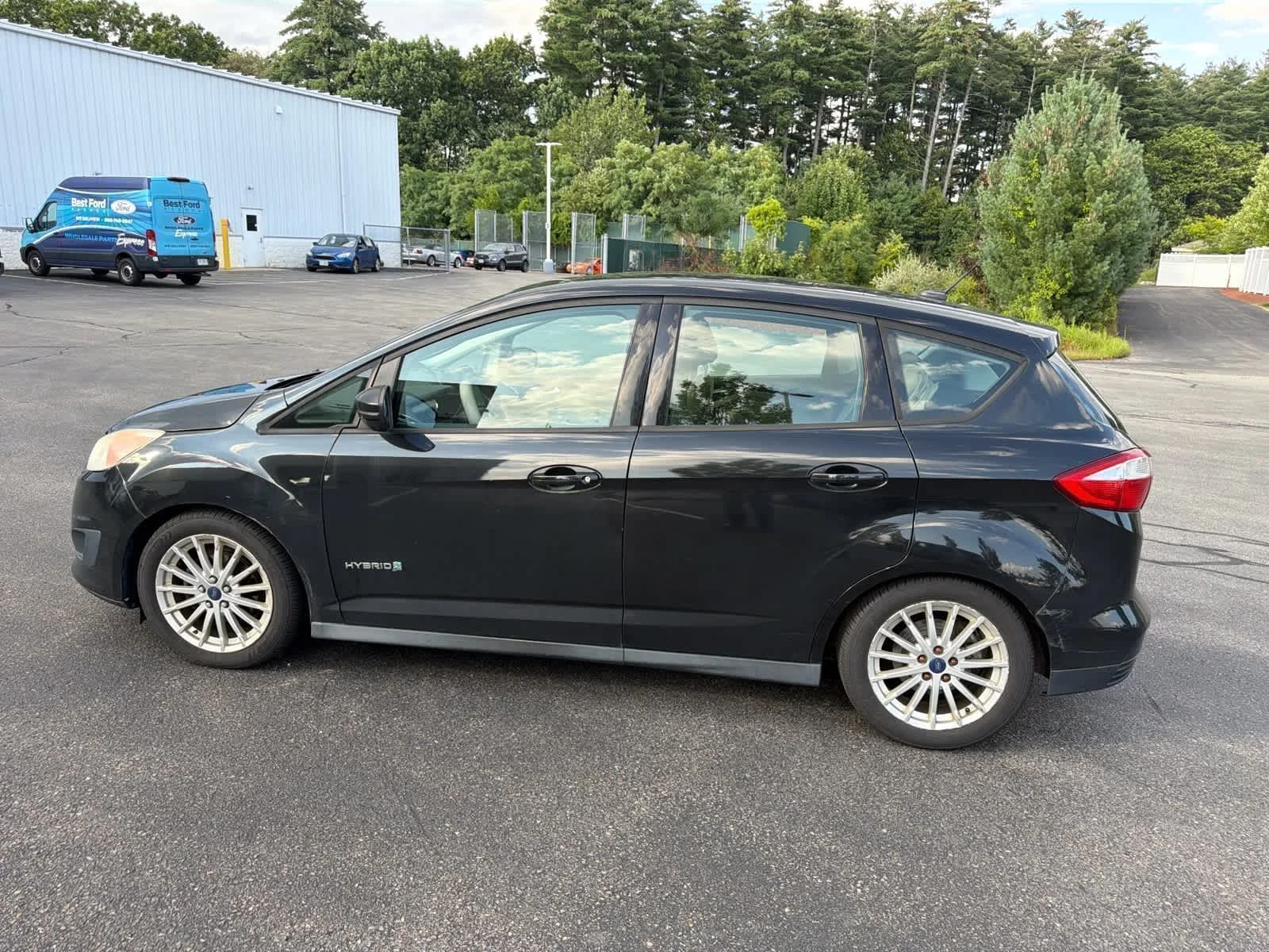 Used 2013 Tuxedo Black Metallic Ford SE image 9