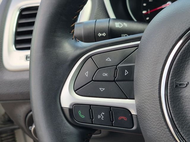 Used 2018 White Jeep Latitude image 15