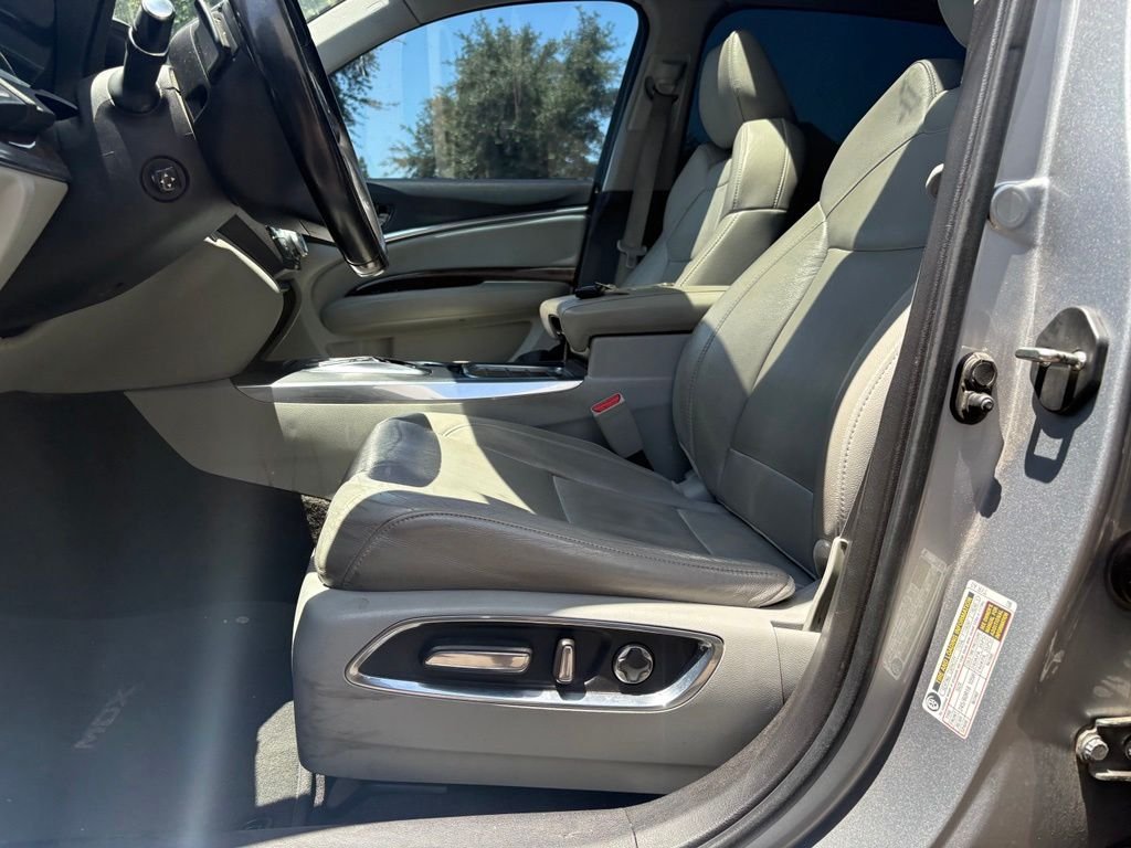 Used 2019 Silver Acura 3.5L image 10