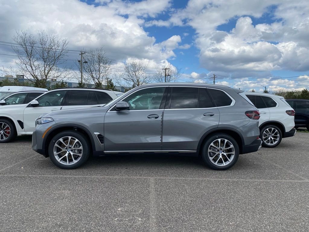 New 2026 Skyscraper Grey Metallic BMW xDrive40i image 4