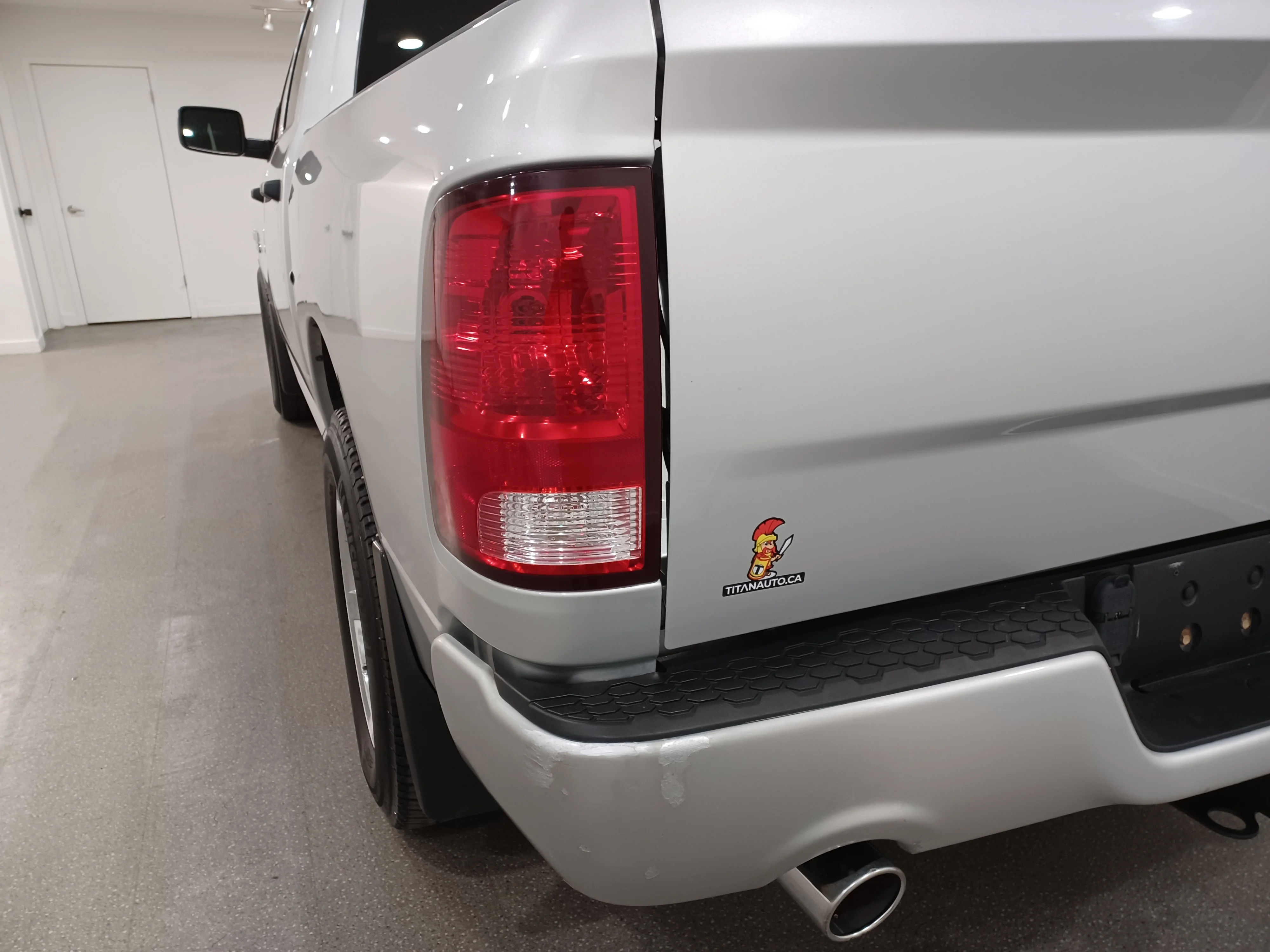 Used 2017 Bright Silver Metallic Ram Express 4x4*Bright Silver Metallic | 5.7L HEMI | 6 Pass | Remote Start | Htd Mirrors | Tow Pkg image 19
