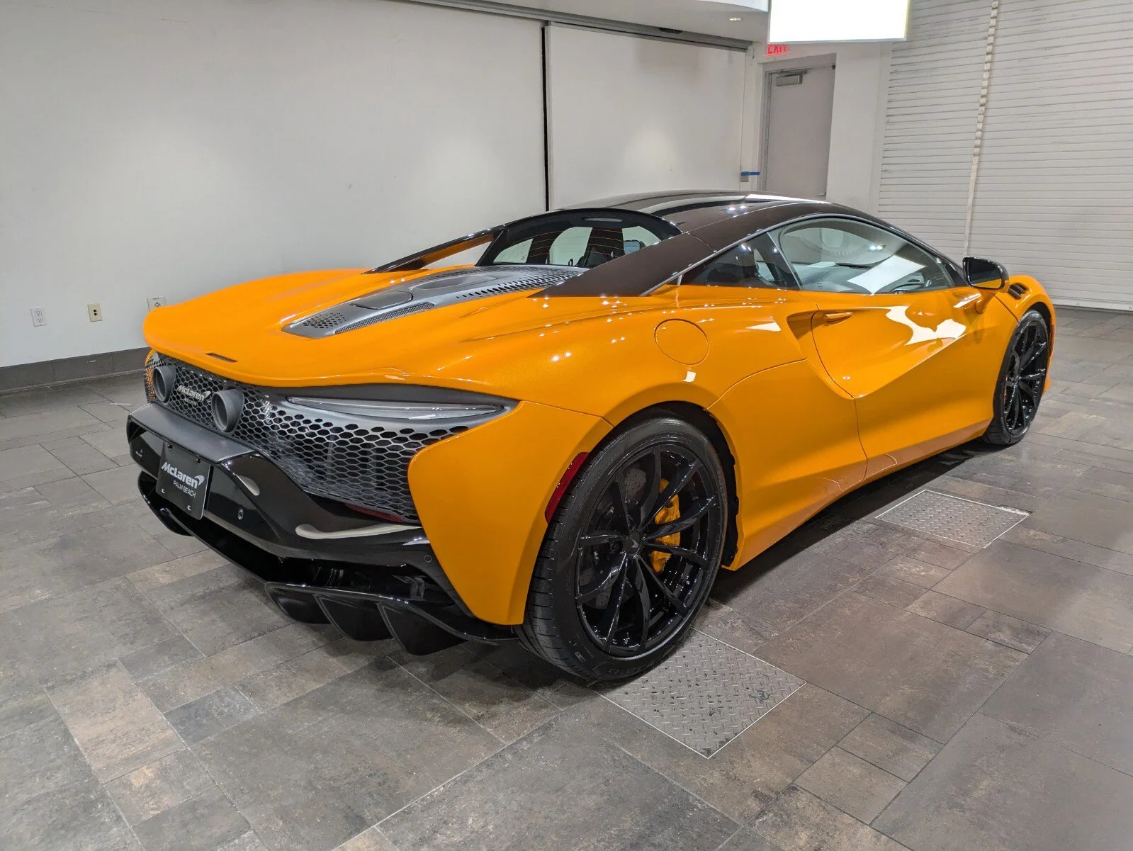 2025 McLaren Artura Vision - Photo 24