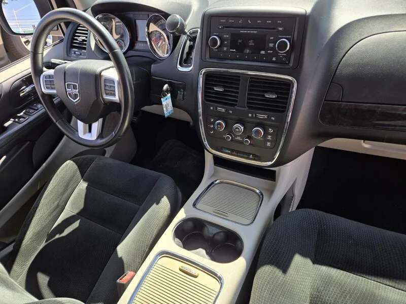 Used 2016 Granite Crystal Metallic Clearcoat Dodge SXT image 14