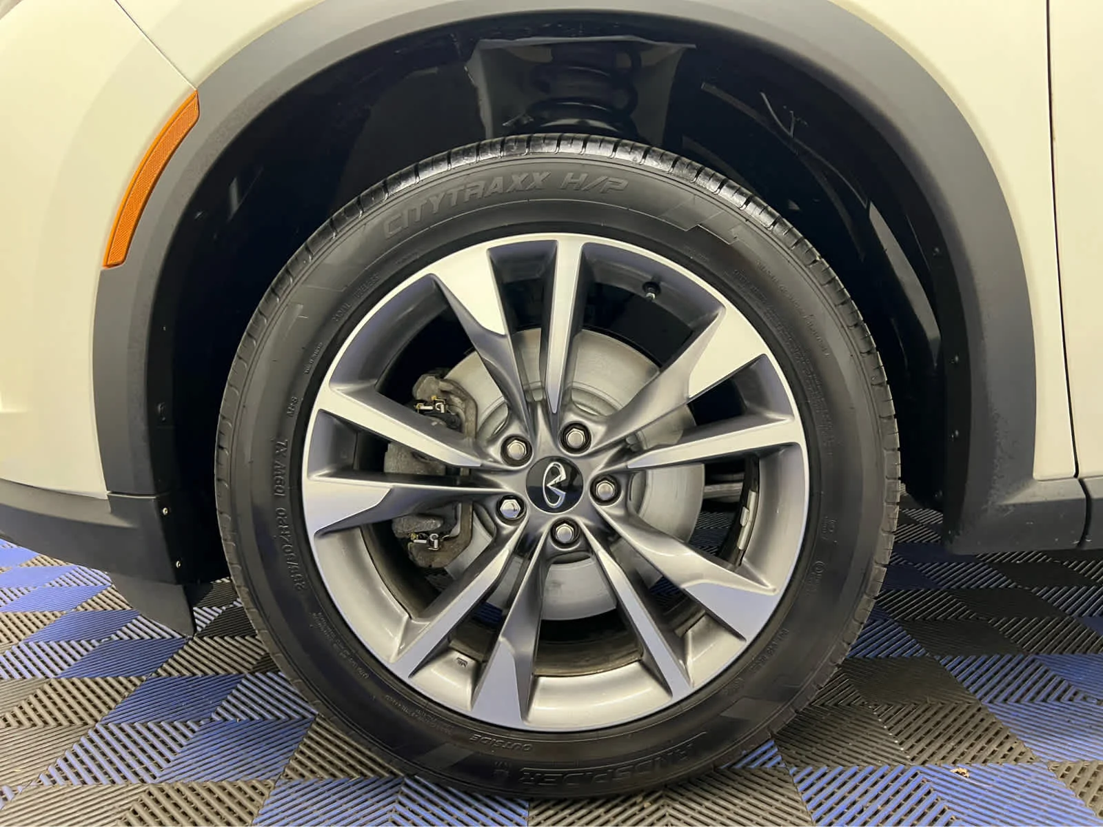 Used 2024 WH INFINITI LUXE image 8