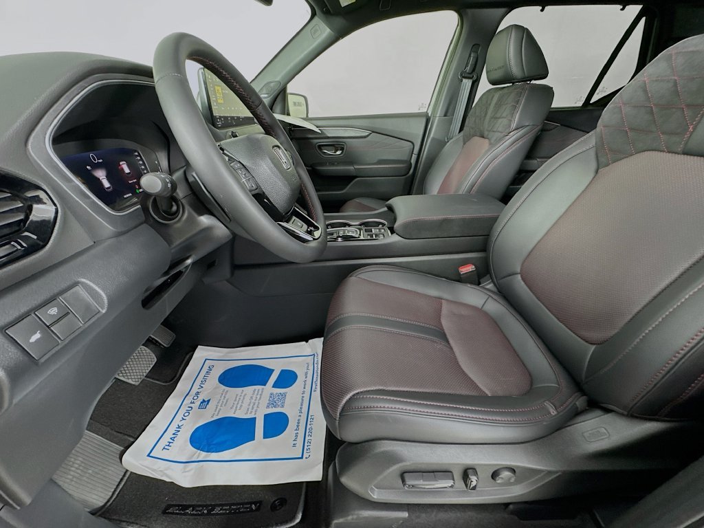 New 2026 Solar Silver Metallic Honda Black Edition image 29