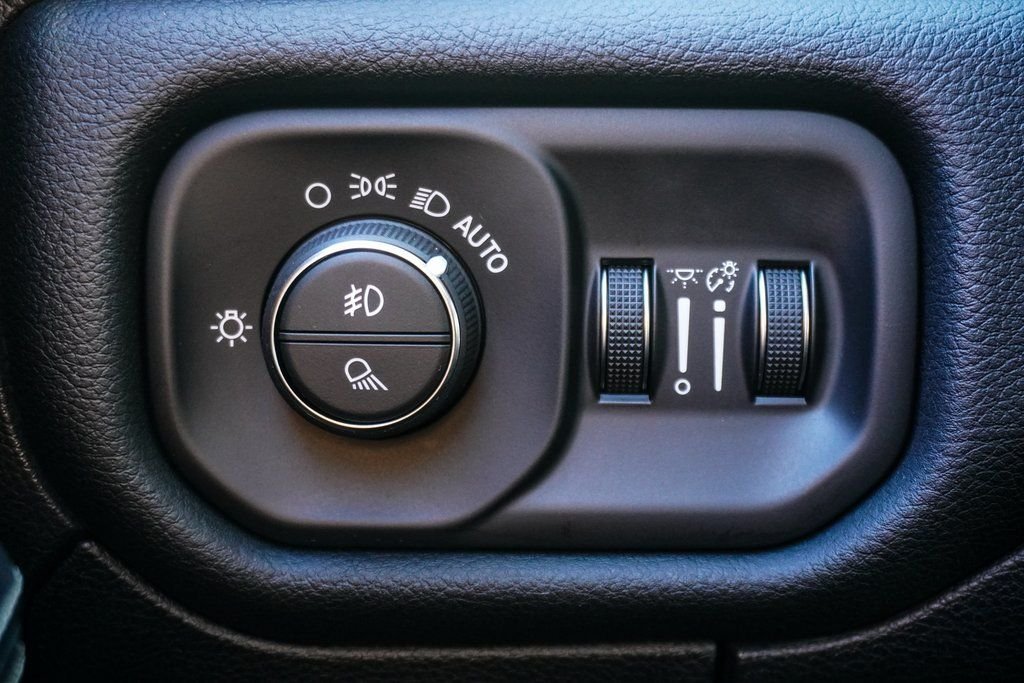 Used 2022 Black Ram Laramie image 22
