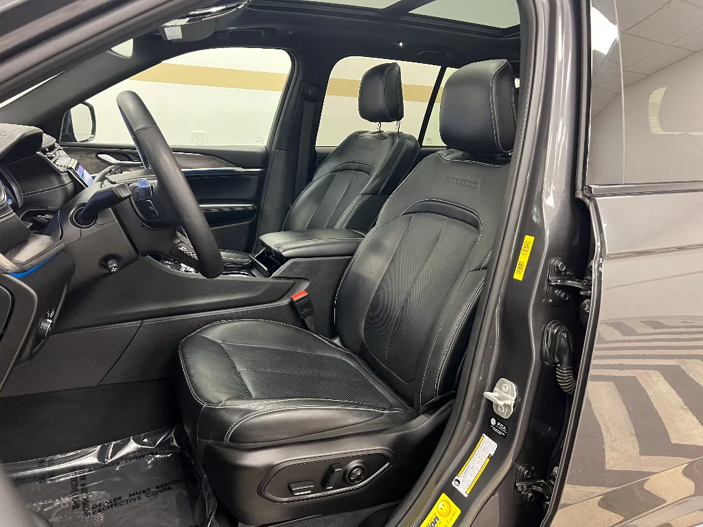 Used 2024 Baltic Gray Metallic Clearcoat Jeep Overland image 8