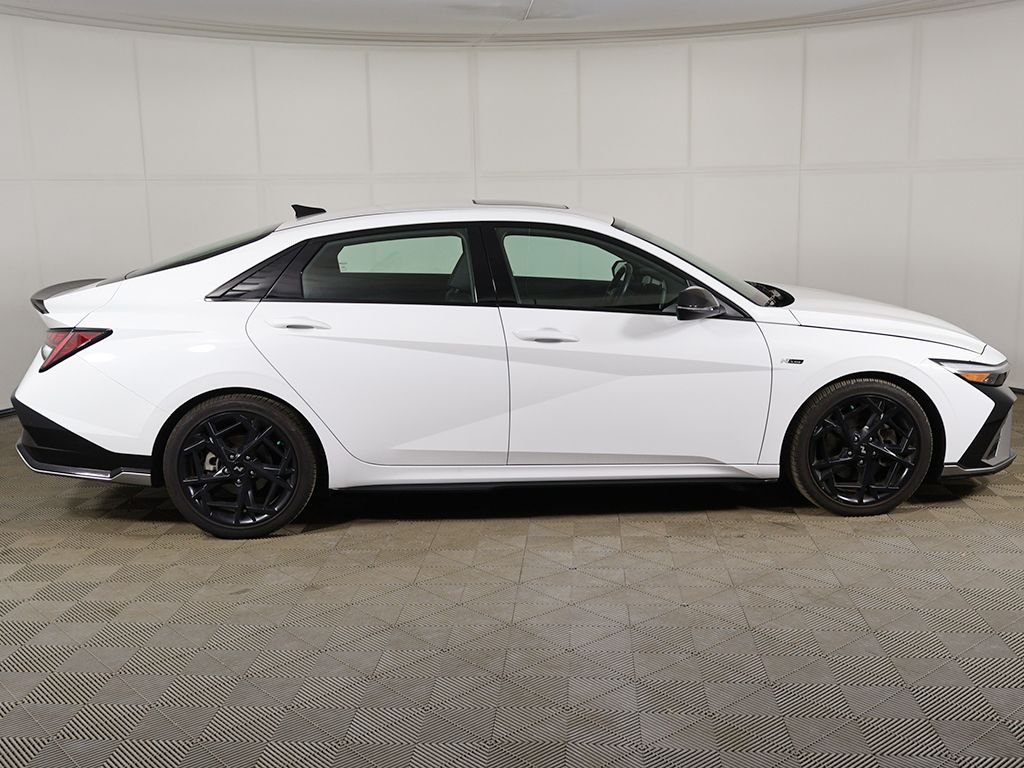 2025 Hyundai Elantra N Line - Photo 16
