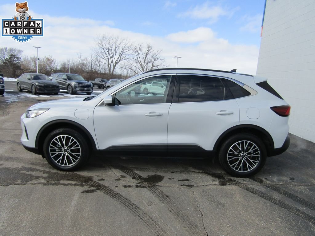 Used 2025 Ford Escape Plug-in hybrid PHEV with VIN 1FMCU0E17SUA08493 for sale in Racine, WI