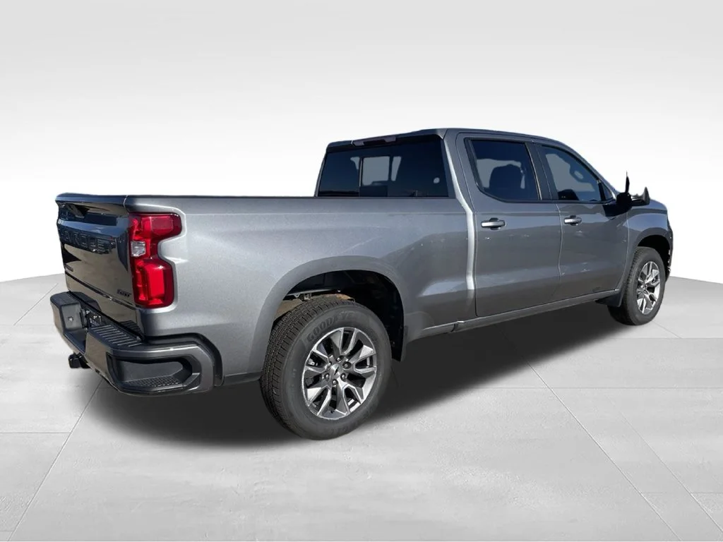 Used 2021 Gray Chevrolet RST image 4