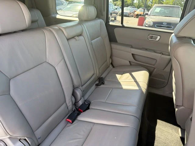 Used 2009 Black Honda EX-L image 27