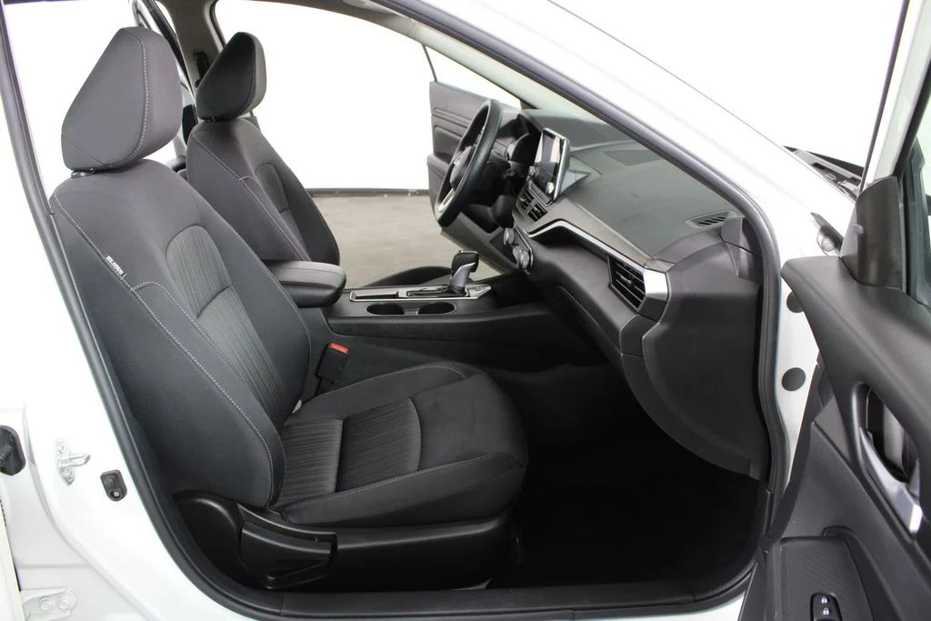 2025 Nissan Altima SV - Photo 15