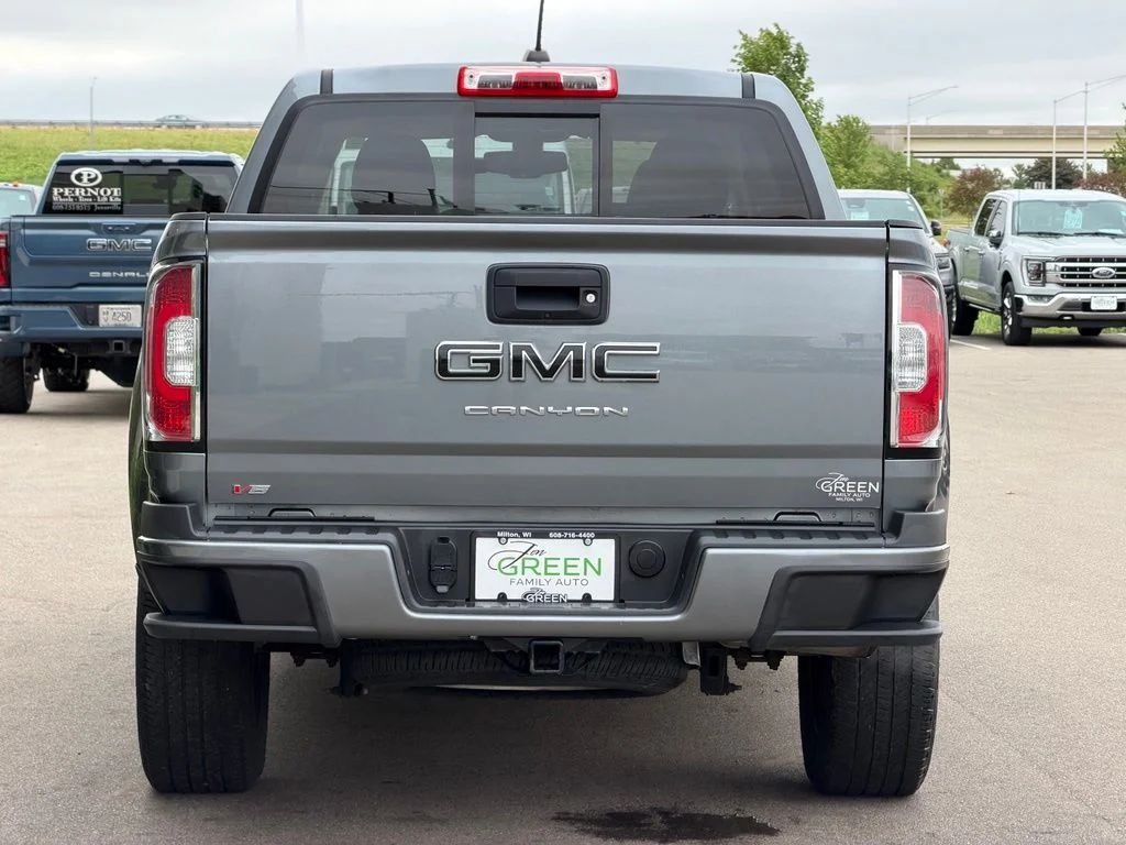 Used 2022 Gray GMC Elevation image 8