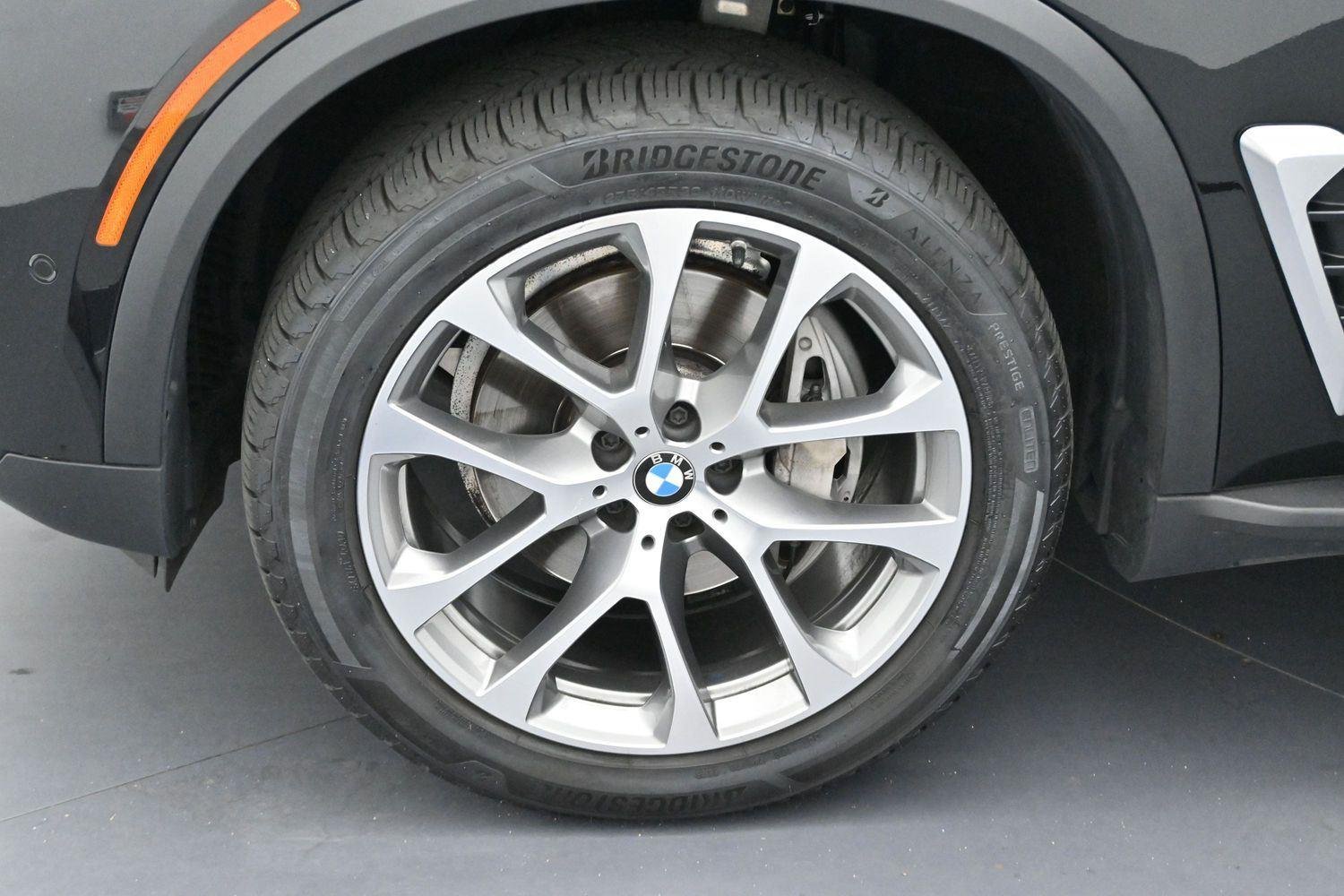 Used 2024 Carbon Black Metallic BMW xDrive40i image 40