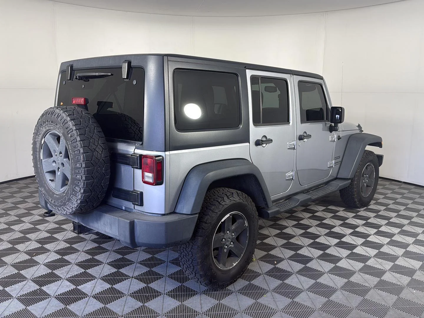 Used 2013 Billet Silver Metallic Jeep Sport image 4