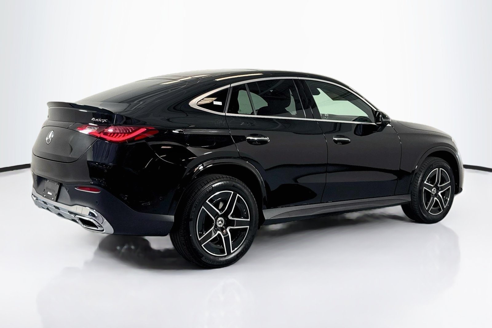 New 2027 Black Mercedes-Benz GLC 300 image 5