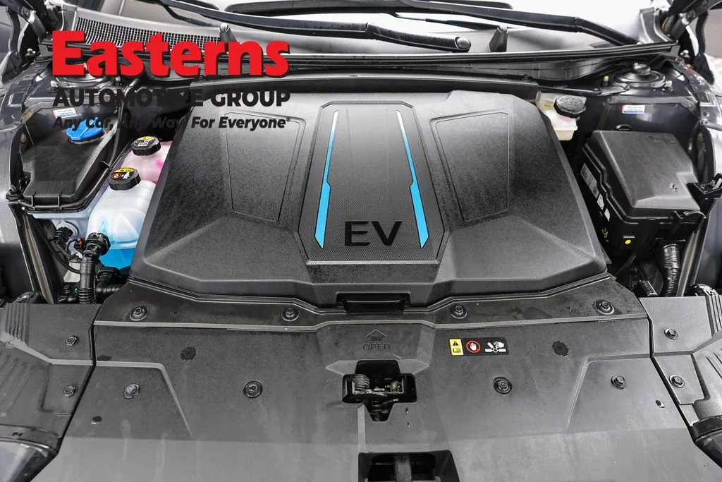 Used 2023 Gray Hyundai SEL image 7