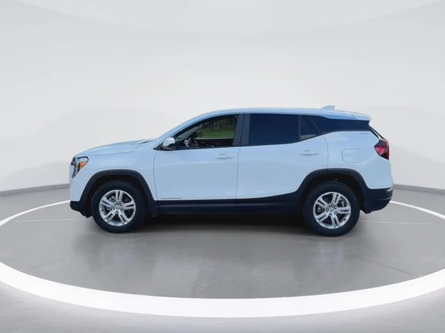 Used 2024 White GMC SLE image 7