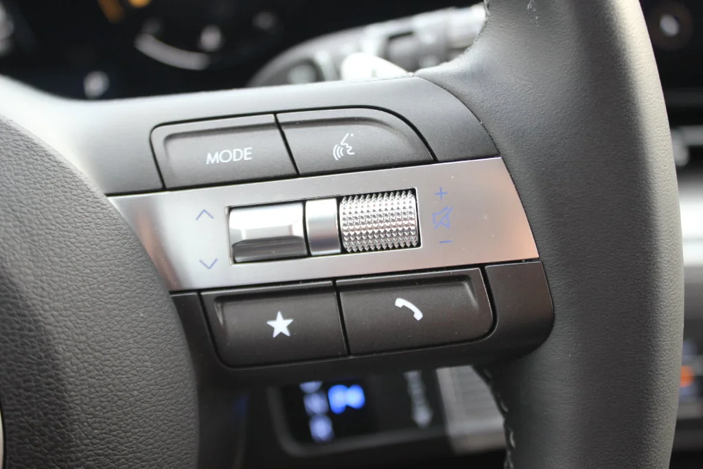 Used 2026 White Hyundai SEL Premium image 19