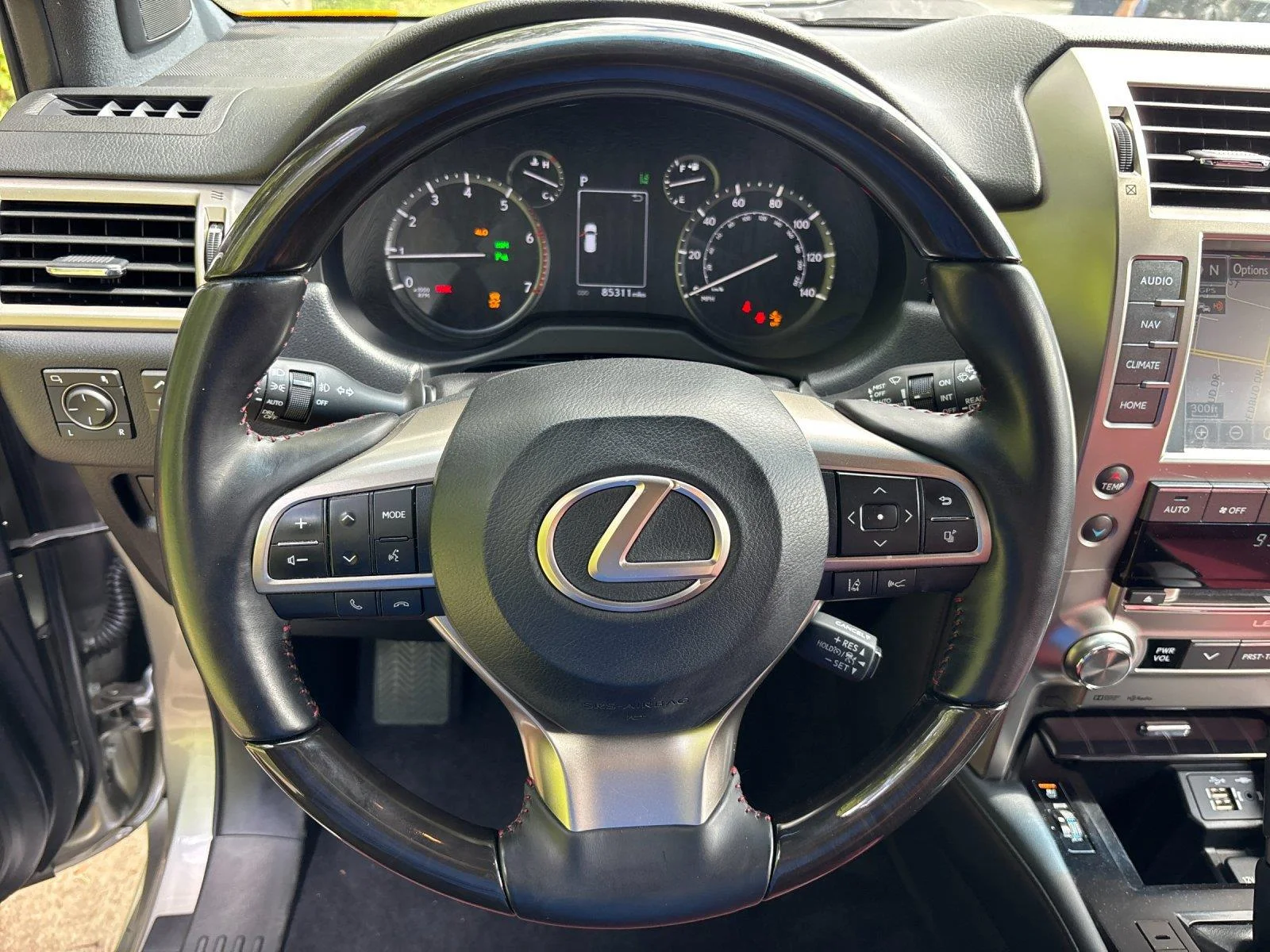 Used 2021 Atomic Silver Lexus GX 460 Premium image 18