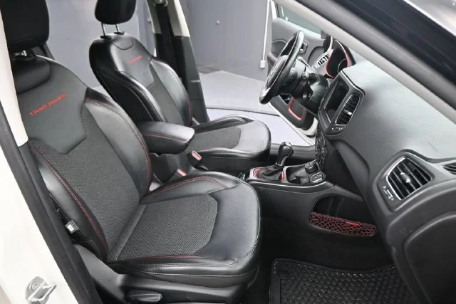 Used 2020 White Jeep Trailhawk image 14
