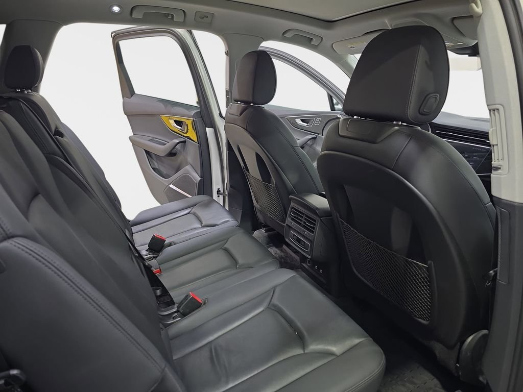 Used 2022  Audi 55 Premium Plus image 13