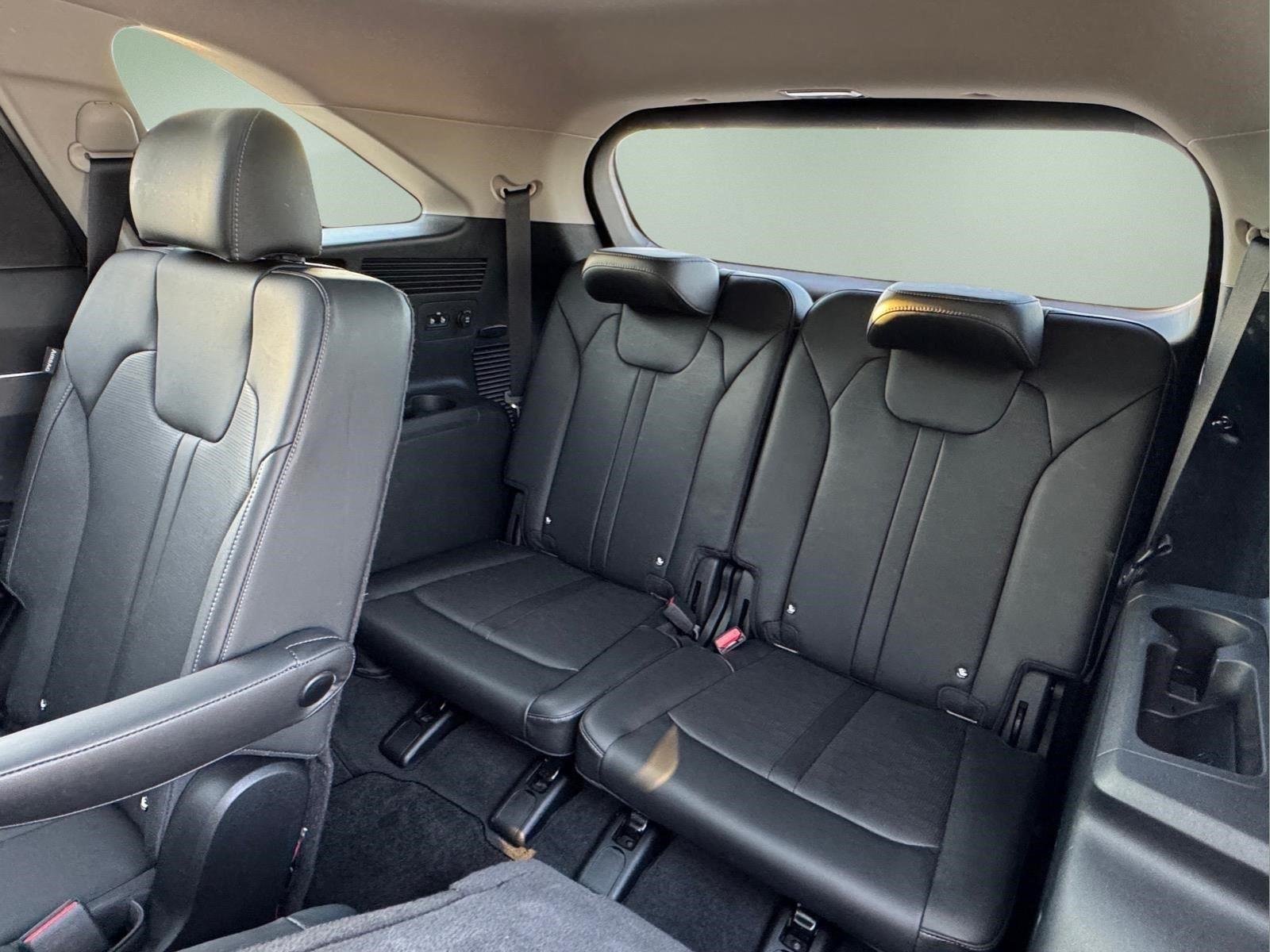 Used 2024 Wolf Gray Kia X-Line EX image 19