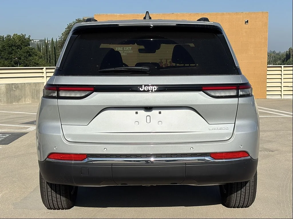 New 2026 Silver Jeep Laredo X image 4