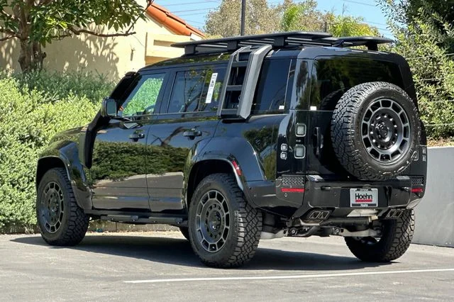 New 2026 Narvik Black Land Rover  image 3