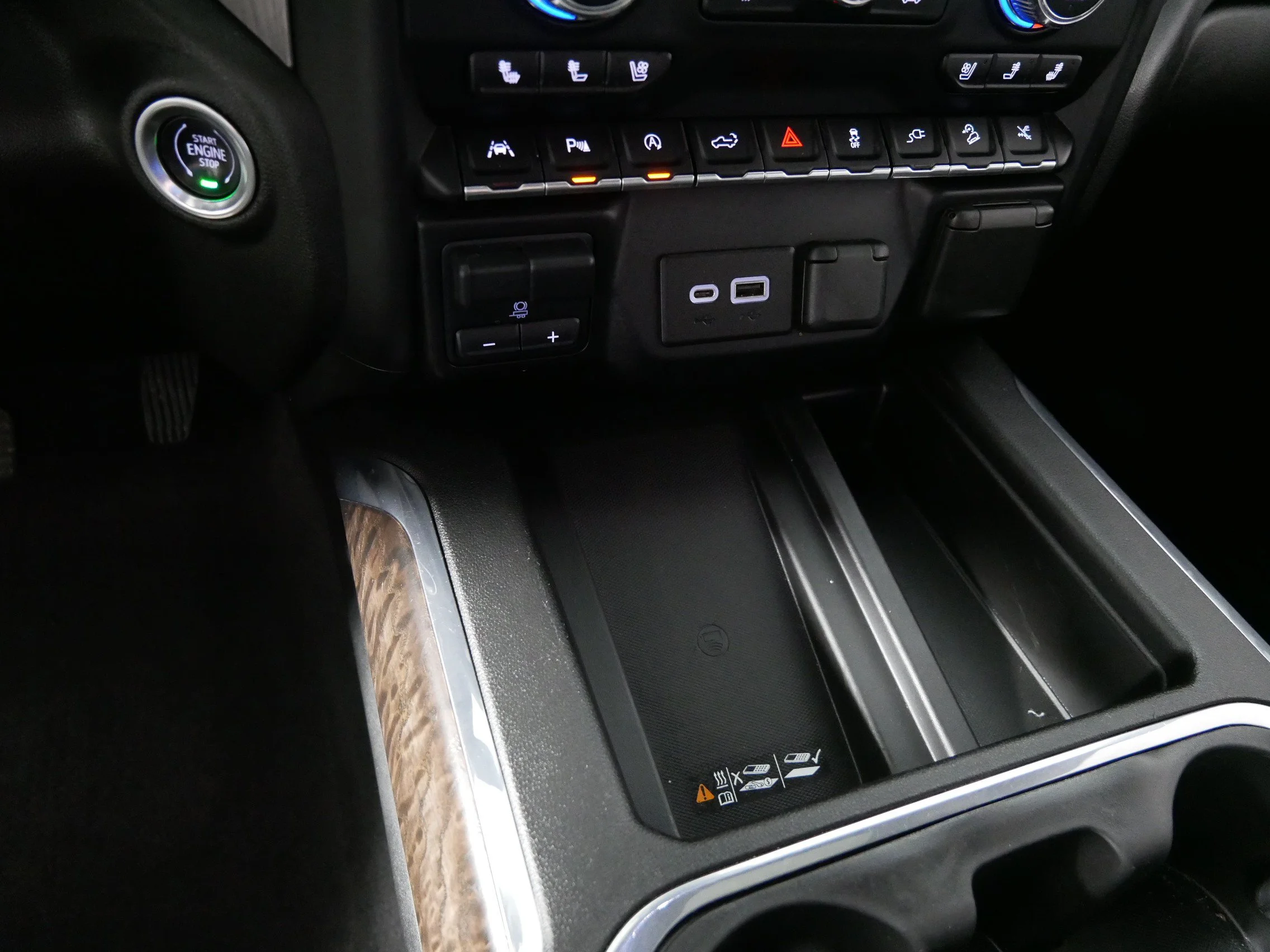 Used 2020 White Frost Tricoat GMC Denali image 29