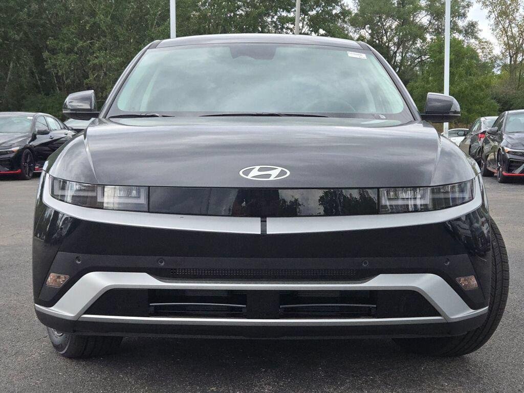 New 2027 Abyss Black Hyundai SE image 2