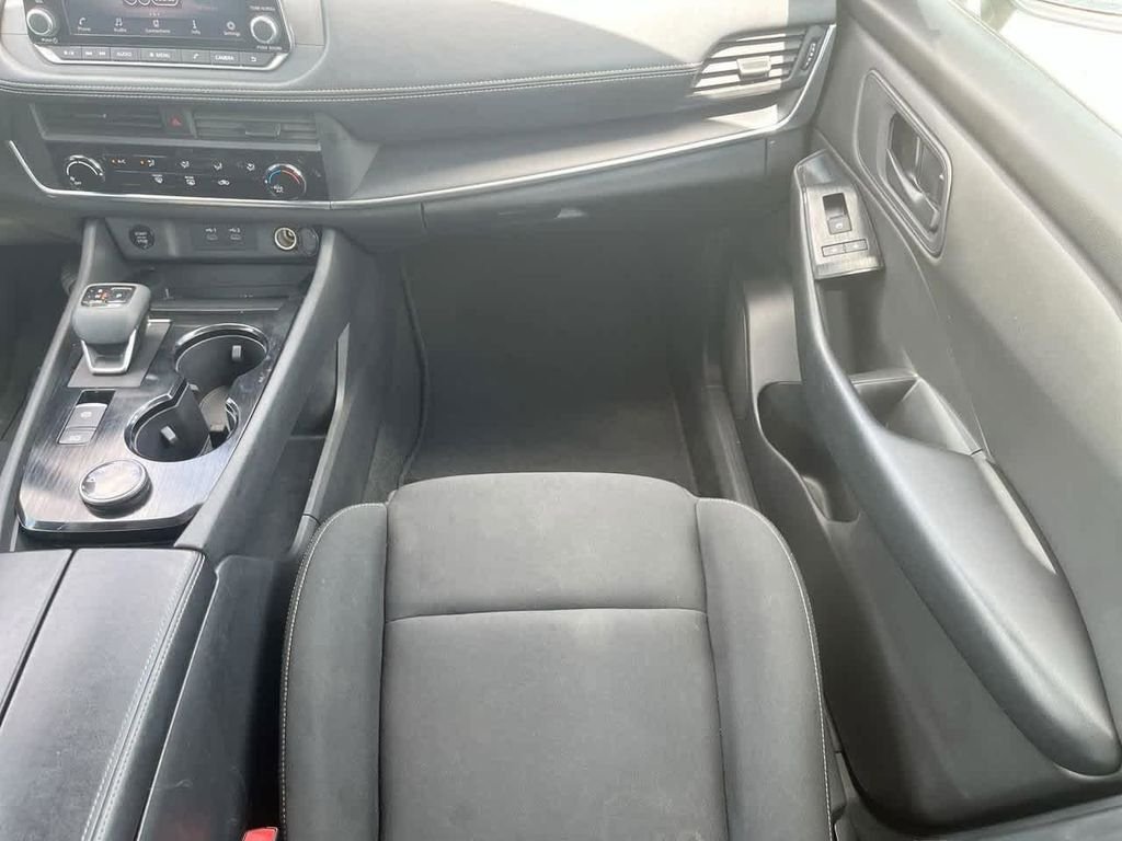 Used 2024 Silver Nissan S image 13