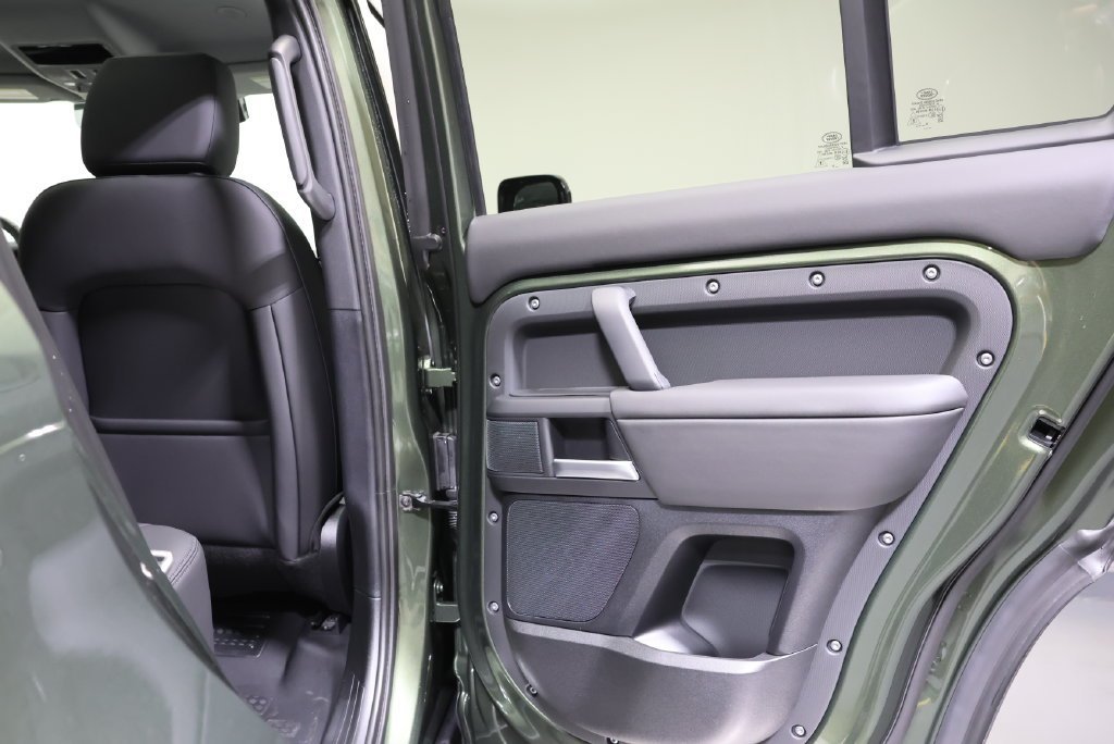 New 2026 Woolstone Green LAND ROVER S image 42