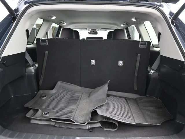 Used 2025 White Toyota XLE image 9