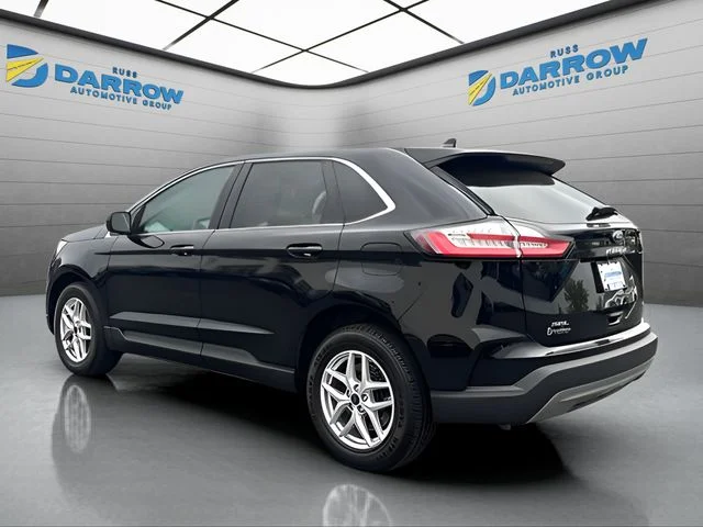 Used 2022 Black Ford SEL image 3