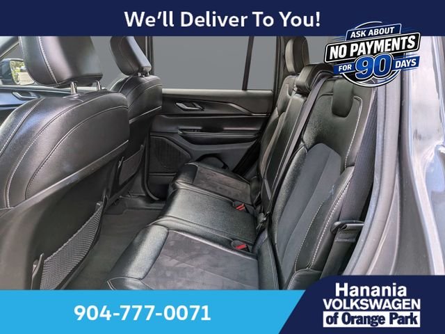 Used 2024 Gray Jeep Altitude image 13