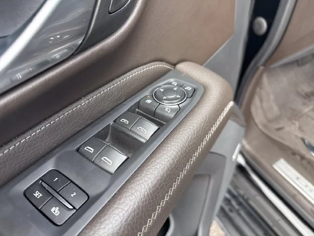 Used 2023 ONYX BLACK GMC Denali image 14