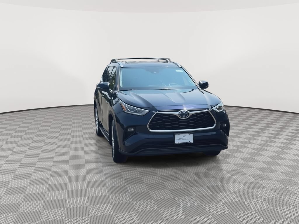 Used 2021 Gray Toyota Hybrid Limited image 3