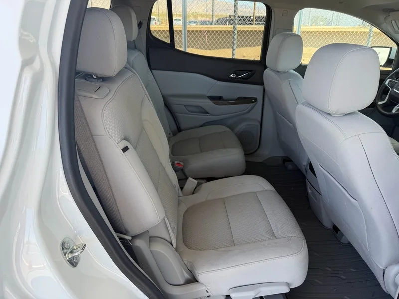 Used 2022 Summit White GMC SLE image 24