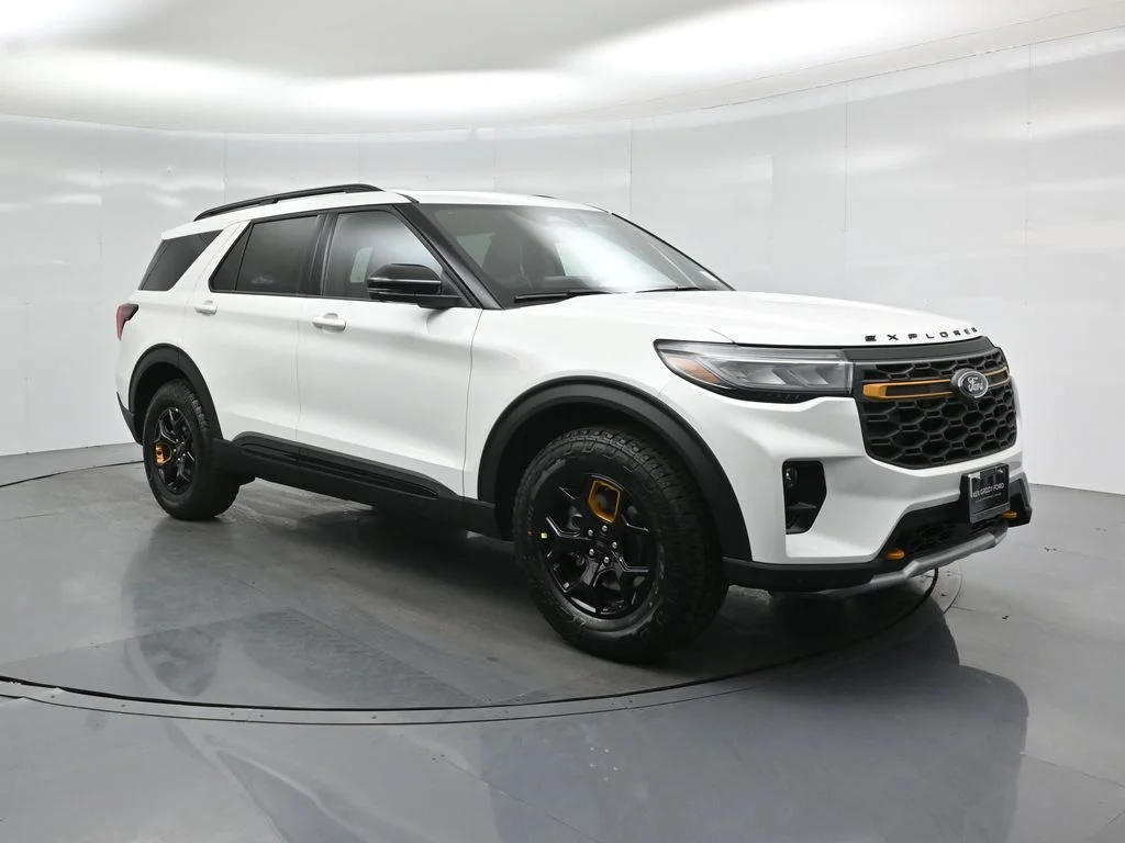 New 2026 Star White Metallic Tri-Coat Ford Tremor image 58