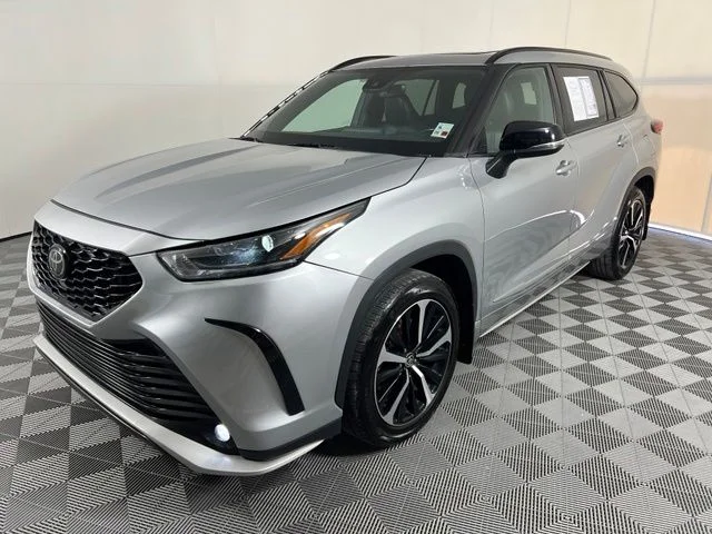 Used 2022 Silver Toyota XSE image 3