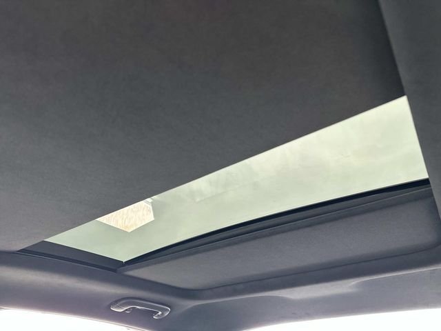 New 2026 White Genesis 3.5T image 4