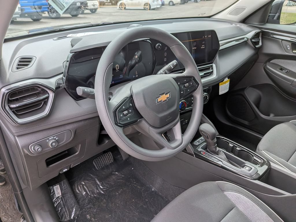 New 2026 Mosaic Black Metallic Chevrolet LT image 31