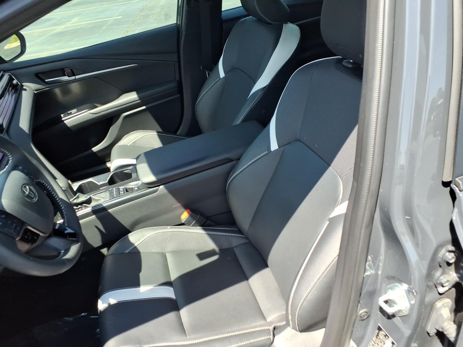 Used 2025 Underground Toyota SE image 20