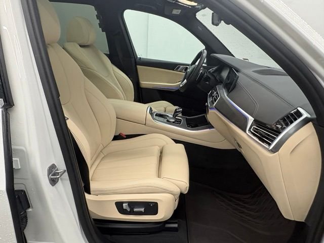 Used 2022 White BMW xDrive40i image 52