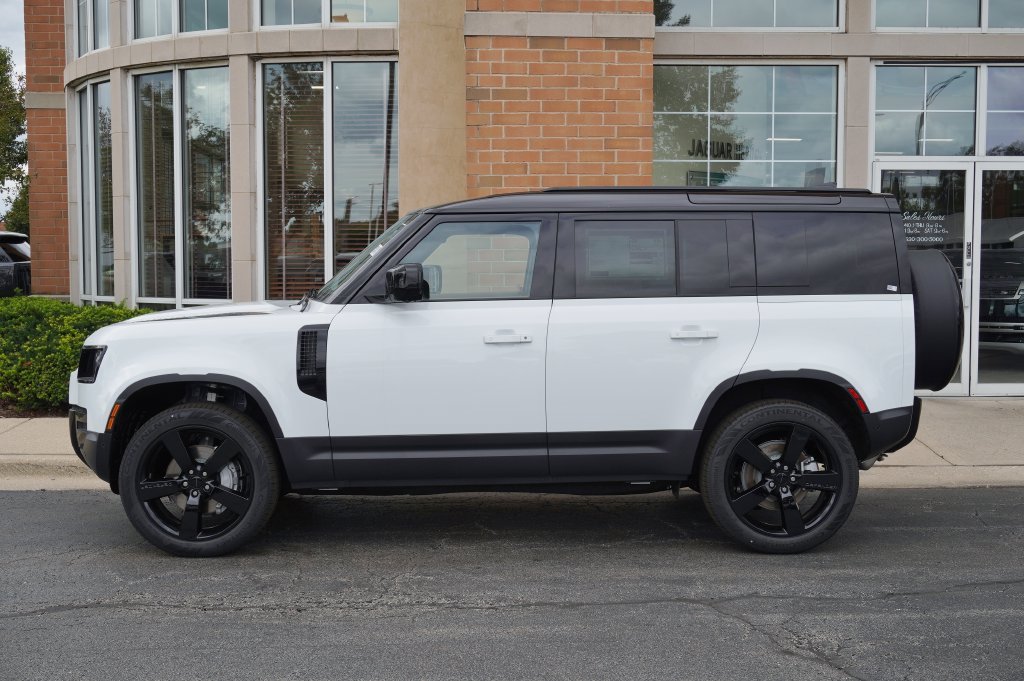 New 2026 Fuji White Land Rover S image 2