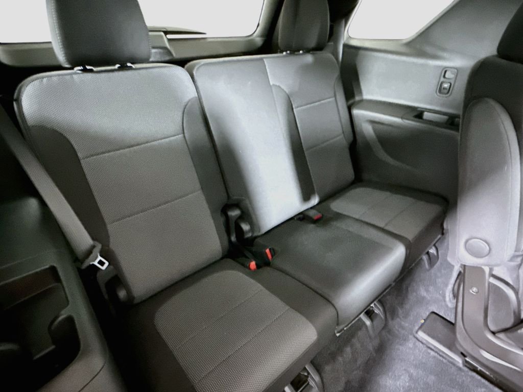 Used 2022 Green Chevrolet LT image 25