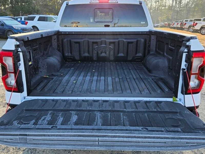 New 2025 Oxford White Ford LARIAT® image 10