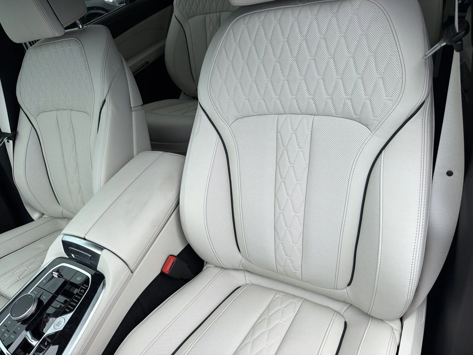 New 2027 Dravit Grey Metallic BMW xDrive40i image 27
